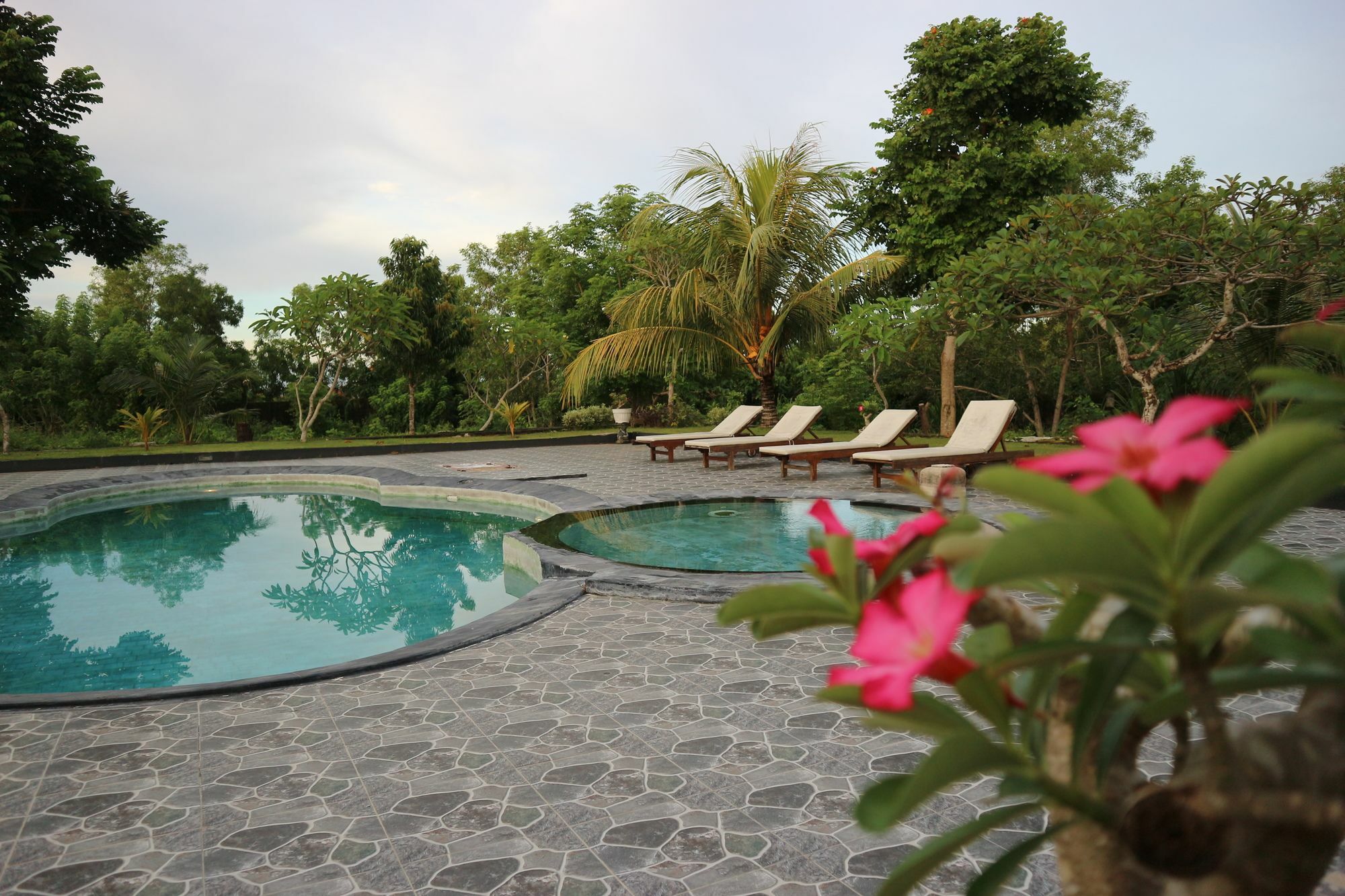 Bhujangga'S Village Near Pantai Uluwatu Redpartner Eksteriør billede